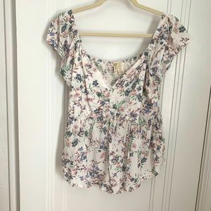 Medium Cream floral blouse